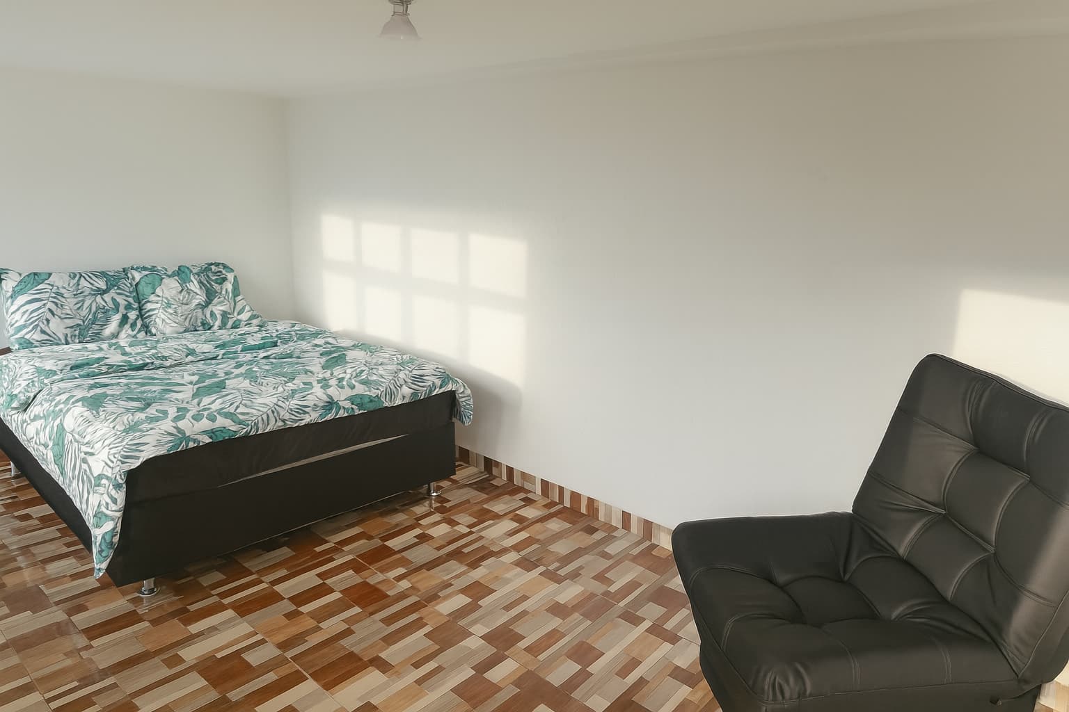 Dormitorio finca Cali -- habitacion perspectiva alternativa La Mansion