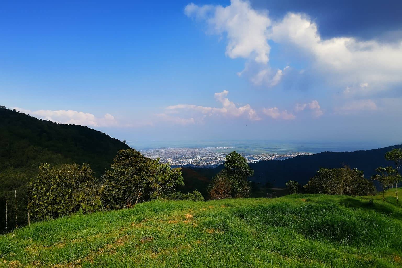Vista panoramica Valle del Cauca desde Finca DosQuebradas